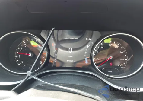 2018 Jeep Compass Latitude 4X4 из США, поврежденный, VIN 3C4NJDBB4JT100129